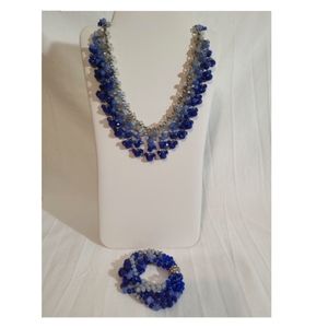 5/$15 White House Black Market Necklace and Bracelet Set